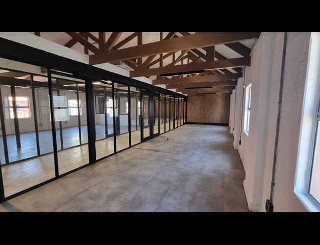 347M² OFFICE FOR SALE IN WOODSTOCK